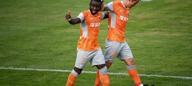 C7-橄榄球公开赛焦点战：东城麒麟队大胜辽东旋风队，外线火力全开。门前嗅觉决定胜负的简单介绍