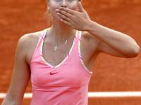 C7-莎拉波娃回归赛场，精彩发挥首场状态亮眼，塞尔维亚队观众沸腾！的简单介绍