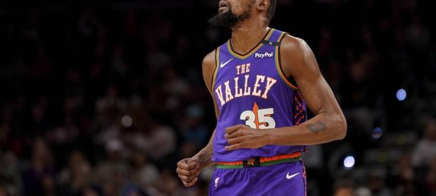 C7娱乐-杜兰特新星出色防守表现惊艳，FPX未来可期！的简单介绍